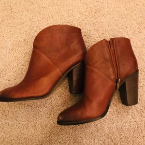 Vince Camuto boots size 9.5
